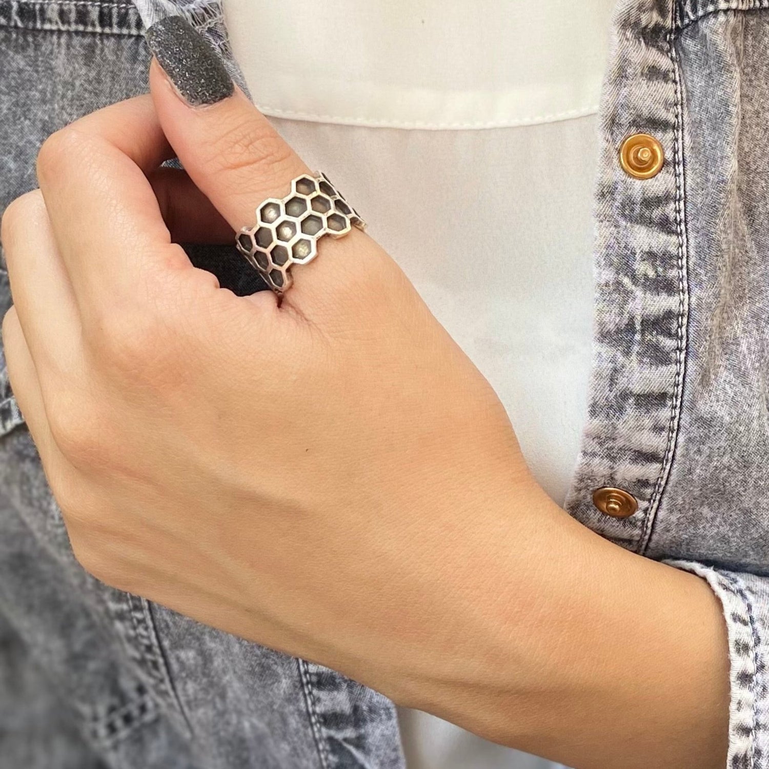 Honeycomb Harmony Ring