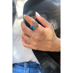 Load image into Gallery viewer, Arabic Ring With Sided Stones
